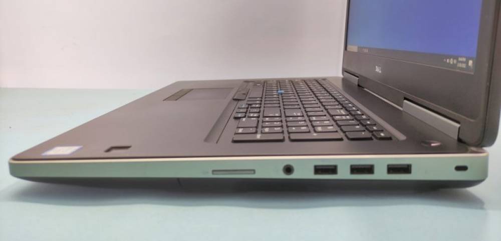 PRECISION 7520